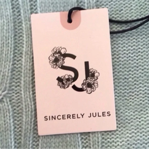 Sincerely Jules V-Neck Cable Knit Crop Vest (NWT) (Size: Medium) - Picture 5 of 8